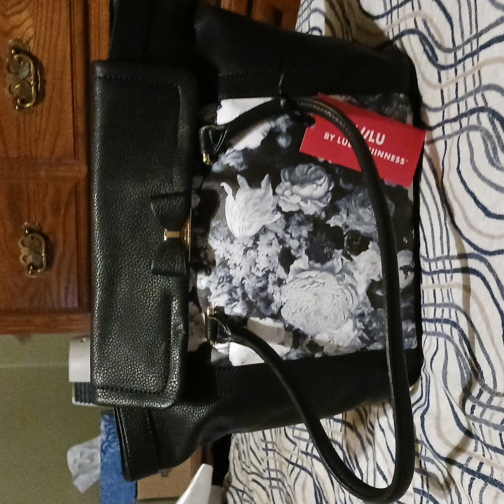 Lulu purse